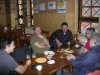 Fota z přijímání Klubu Malých Pivovarů, Plzeň, 24.11.2010; krátká porada Aliančníků a duší zpřízněných.
